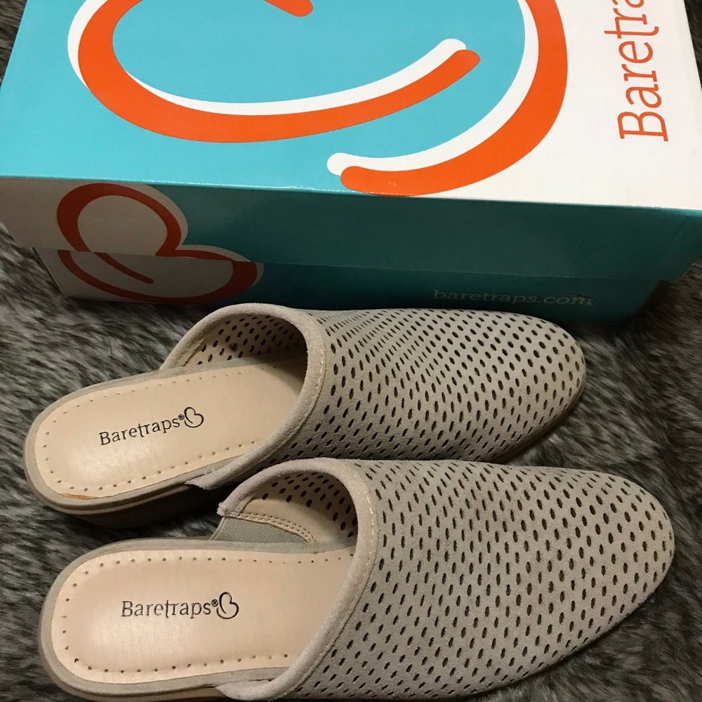 Baretraps Glynda Perforated Suede Mule *NIB* 7.5M